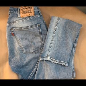 Levi straight loose skinny jeans